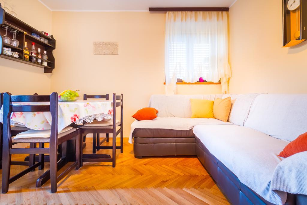Apartment Manzoni Malinska Eksteriør bilde